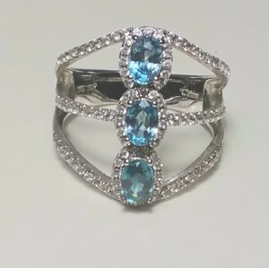 925 Silver Blue Topaz Ring Sz 10